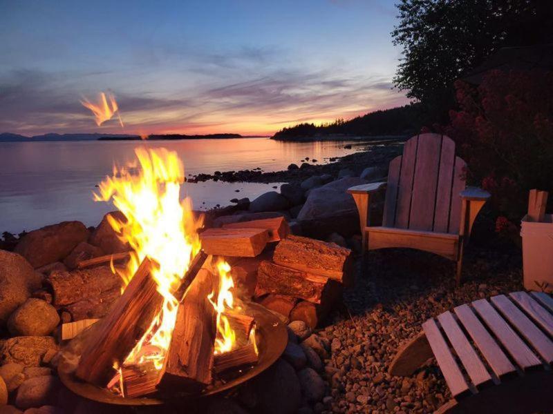 Blitz Beach House Oceanside Suite Powell River Buitenkant foto